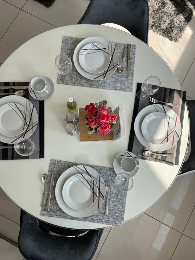 Appartamento Bright Luxury 2Br Aprt Dubai Marina With Balcony Esterno foto