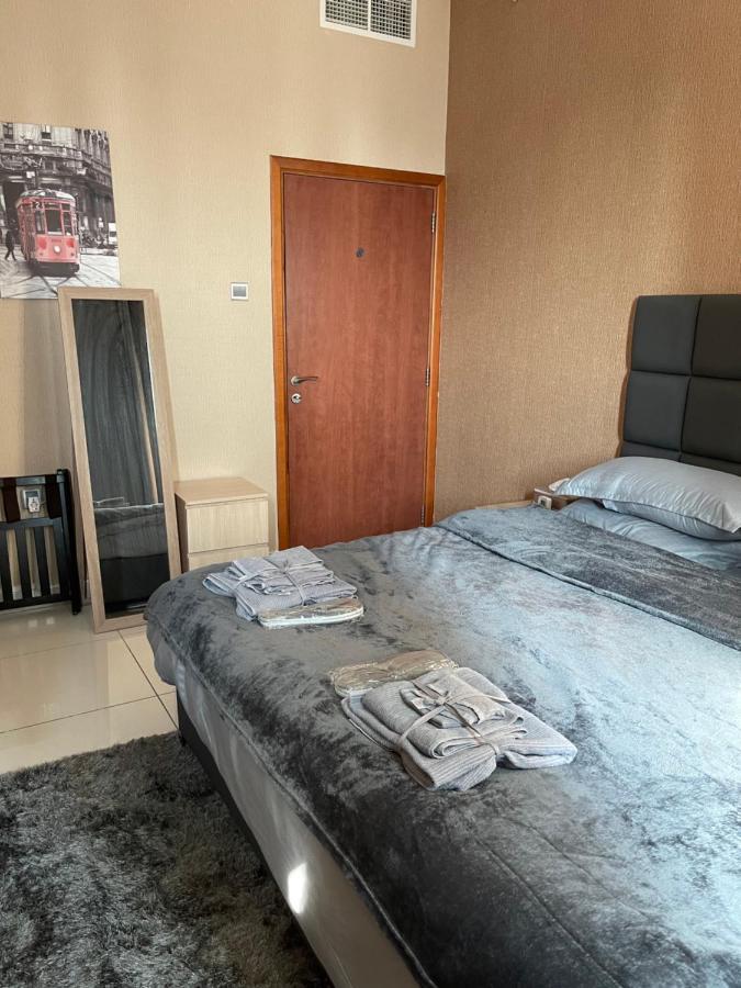 Appartamento Bright Luxury 2Br Aprt Dubai Marina With Balcony Esterno foto